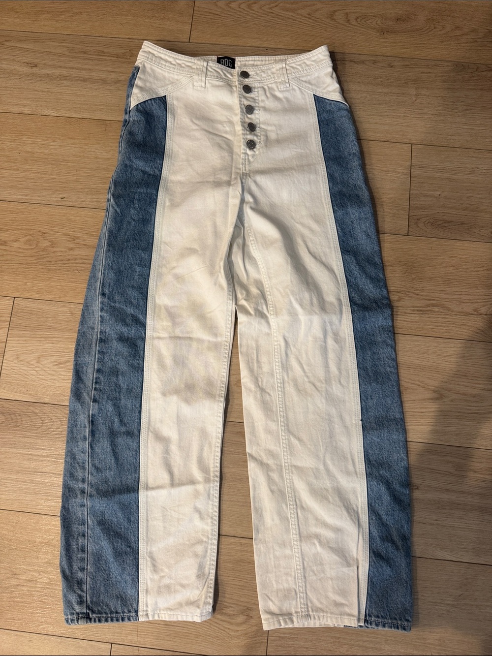 URBAN OUTFITTERS BDG Two-Tone White and Blue Women’s Jeans